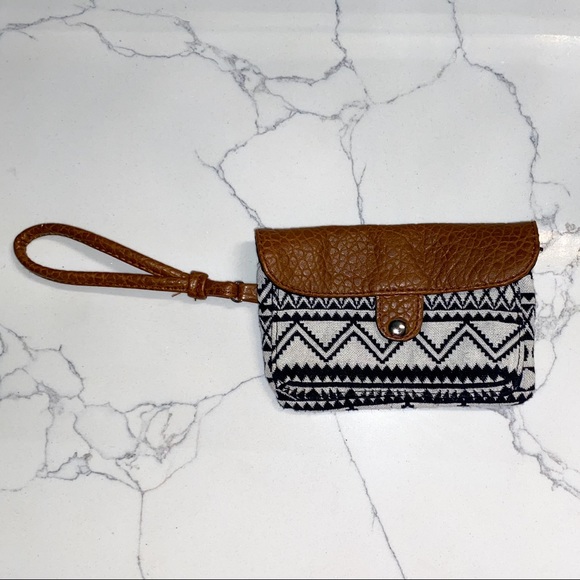 Wristlet/Clutch - Picture 1 of 5